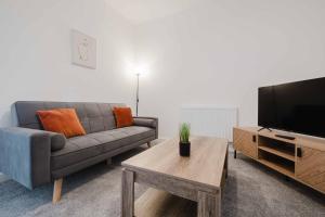 Modern and Comfortable Home away from Home