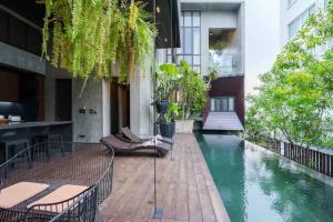 Luxury Modern Pool Jacuzzi Villa 5BR Thonglor