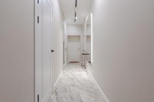 Elegant City Center Apartment