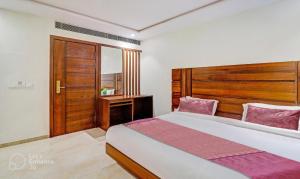 Hotel Sahibs City Star - Near Taj Mahal