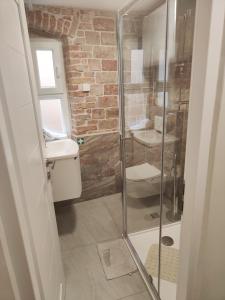 StaySplitBay Old Town Authentic Luxury Studio