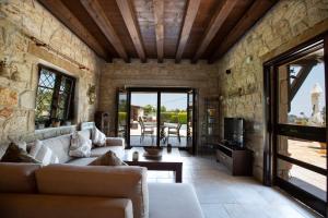 Eco Stone Villa with Private Pool and Jacuzzi