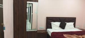 krishna galaxy hotel