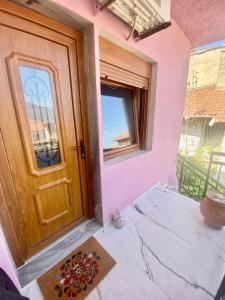 Krystallia backyard house