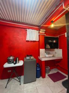 Room in Apartment - Red Room Budget Trancoville Wifi