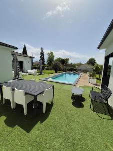 Villas Villa contemporaine de standing avec piscine : photos des chambres