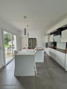 Villas Villa contemporaine de standing avec piscine : photos des chambres