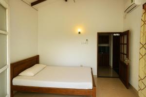 Nihals Place - Garden View