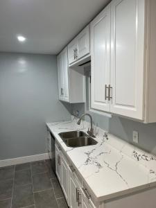 Beautiful 2-bedroom downstairs unit by LAX, SoFi, BMO, USC