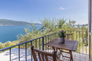 Deluxe Doppelzimmer mit Balkon und Seeblick