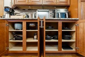 Cozy Luxury 4BR Home Near Airport