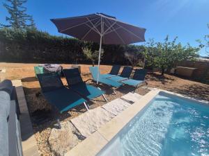 Villa neuve avec piscine