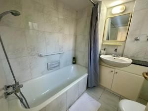 2 bedrooms flat near center