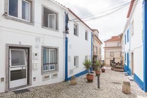 FLH Ericeira Minimalist Studio