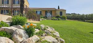 Maisons de vacances Gite Paradizu, vue imprenable en Provence : photos des chambres