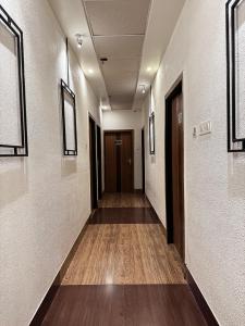 Silver Line Hotel - Kolkata Nr Netaji Subhash Chandra Bose International Airport with Airport Drop