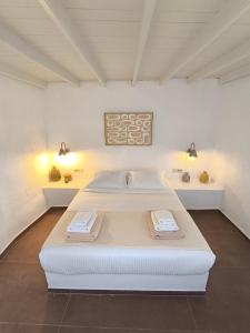 Cave Suite with Caldera View room in Krokos Villas