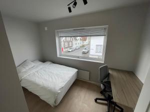 4 Bedroom Home Near City Center, 2 baths