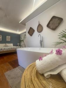 Apoheo Beach Cabin Free Use Motorbike During Stay