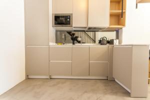 Stylish Duplex with Art & Charm in Prime Salamanca