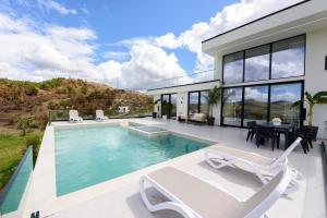Villa 30 Luxury Place Vlore