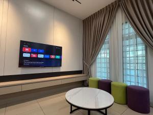 5 min to AeonBig , Old Street, BP Mall & D Garden Batu Pahat