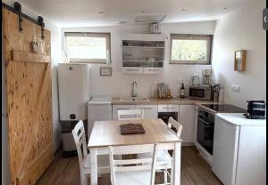 Maisons de vacances Cottage, L etrille, WIFI gratuit, proche de la mer, jardin, terrasse : photos des chambres