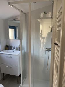 Appartements Le Jules Appart'Hotel, centre ville Romans-sur-Isere : Studio Supérieur