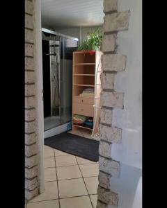 la Quichenotte, 3 chambres WiFi, billard, cour fermée, draps
