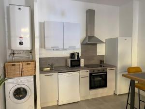 Appartements Le Jules Appart'Hotel, centre ville Romans-sur-Isere : photos des chambres
