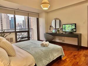 1BR Corner Unit with Balcony