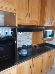 2 bedroom family friendly cosy & luxury home, walking distance to Doringkloof Mall