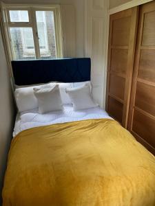 Newly refurbished- Awesome very central flat in famous Notting Hill with a balcony