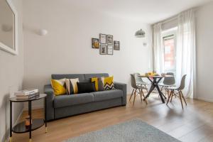 Solari Apartment, Milan fashion street