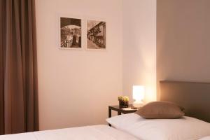 Double Room Ensuite - Brown room in Villa na Vinici