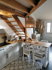 Appartements Charming apartment in Bordeaux, 2 steps from the train station : photos des chambres