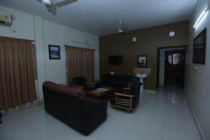 Happy homes services apartments -Near-Olympia Technology Park-SKCL Central Square
