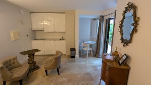 Urbain V Apartment accessible to people with reduced mobility, Spa & Fitness