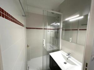 Appartement T2 à 50m du lac avec piscine et parking - FR-1-379-173