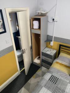 Hornby Villa B&B Couples & Families Only- Quiet Central Location- Near To Winter Gardens