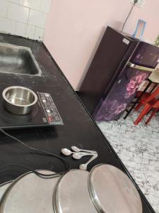 Cozy Stay near Kolhapur Railway Station