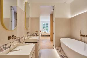 Sumptuous apartment with garden Arc de Triomphe