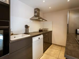 Duplex 6P, 12 Pers, 4*, Sud, Terrasse, Animaux OK, Sauna, Proche Pistes et Commerces - FR-1-263-358