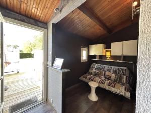 Maisons de vacances Maison de Vacances avec Piscine Chauffee, Proche Mer a Bretignolles-sur-Mer - FR-1-224A-69 : photos des chambres