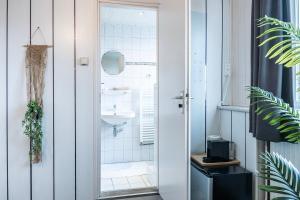 Budget Beach Room for Short Stays in Zoutelande