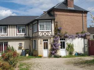 B&B / Chambres d'hotes Chambre d-hotes Les Glycines et petit dejeuner : photos des chambres