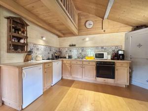 Appartements Appartement de 5 pieces a Praz-sur-Arly avec cheminee, mezzanine et parking - 8 pers - FR-1-603-7 : photos des chambres