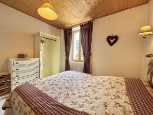 Appartements Appartement de 5 pieces a Praz-sur-Arly avec cheminee, mezzanine et parking - 8 pers - FR-1-603-7 : photos des chambres