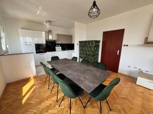 Guest house with pool Ante