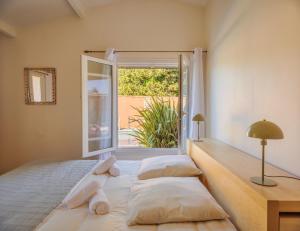 Villas Charmante maison - piscine privee, Calme & Nature : photos des chambres